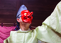 朱塗天狗面による鎌倉神楽